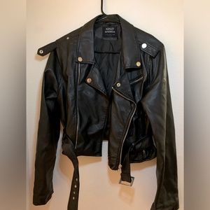 NWOT Shiny Black leather cropped jacket